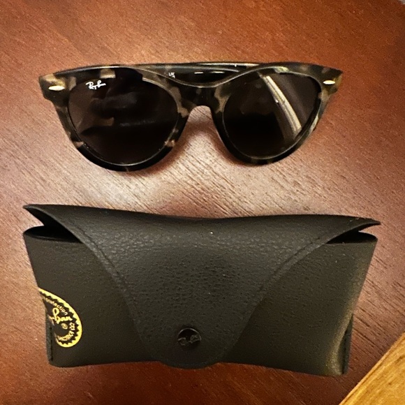 Ray-Ban Women's Tortoise Shell Sunglasses - Picture 2 of 3